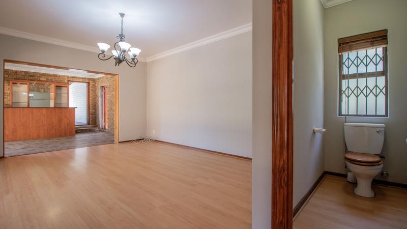 4 Bedroom Property for Sale in Kenridge Western Cape